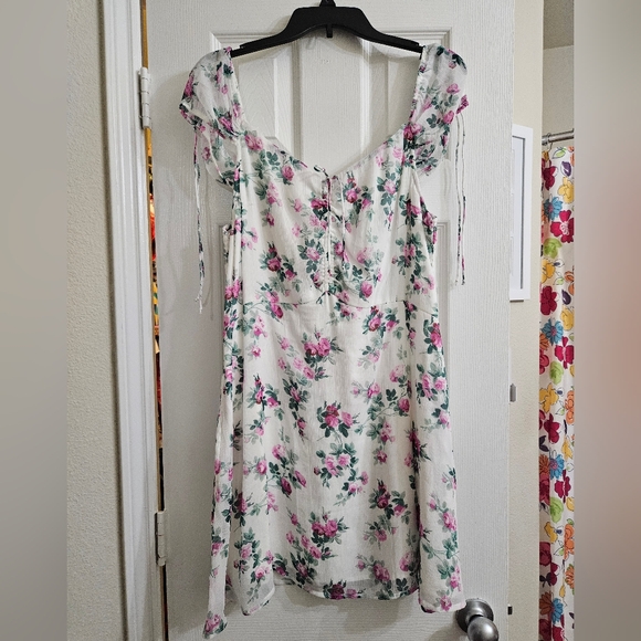 White Floral Dress - Picture 1 of 9
